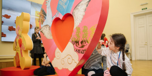 В Петербурге запустили благотворительный проект «Дети рисуют Счастье в Русском музее»